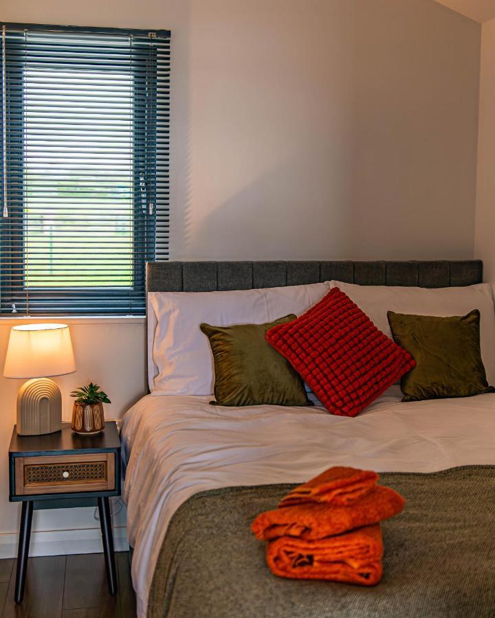 Lough Beg Glamping Hotel Newferry Exterior photo